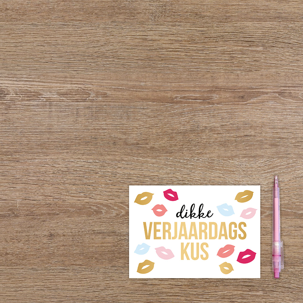 Dikke verjaardags kus met allemaal kusjes