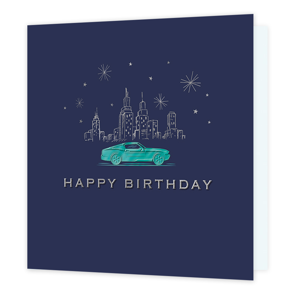 Happy birthday - Formaat: Standaard - Vorm: Vierkant - Verjaardagskaart - Op deze kaart staat de tekst 'Happy birthday' in het grijs met daarboven een auto in het blauw. Boven de auto staan witte lijntekeningen van een skyline met daaromheen witte sterren. - Snelwenskaart