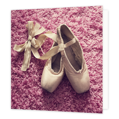 Ballet schoenen - Formaat: Groot - Vorm: Vierkant - Blanco kaart - Op deze wenskaart staat een foto van roze ballet schoenen. - Snelwenskaart