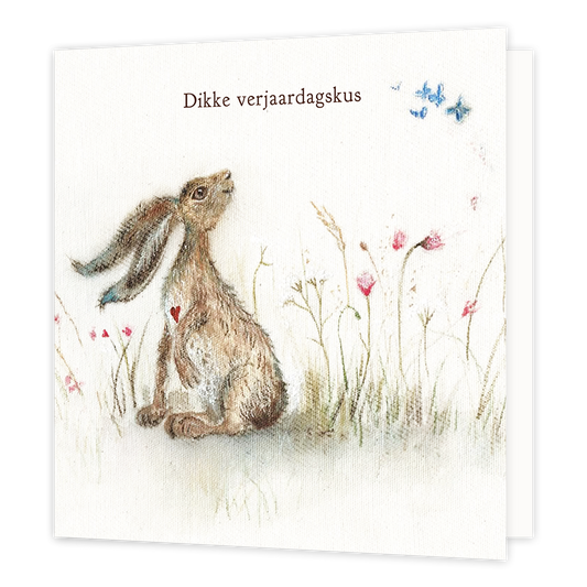 Dikke verjaardagskus - Formaat: Normaal - Vorm: Vierkant - Verjaardagskaart - Op deze wenskaart staat een konijn met bloemen en daarboven de tekst: "Dikke verjaardagskus". - Snelwenskaart
