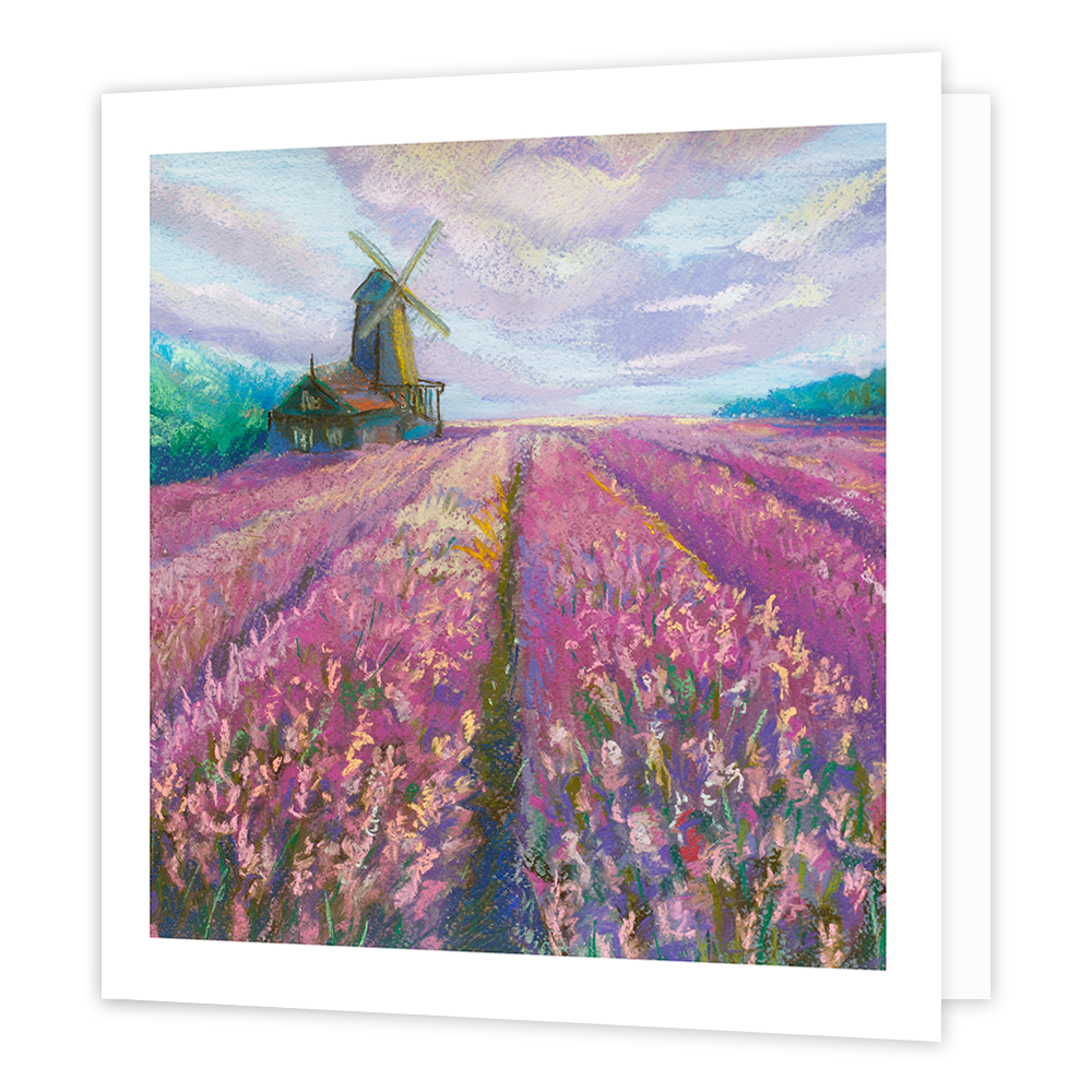Paarse bloemenveld - Formaat: Standaard - Vorm: Vierkant - Blanco kaart - Op deze wenskaart staat een paarse bloemenveld met een molen. - Snelwenskaart