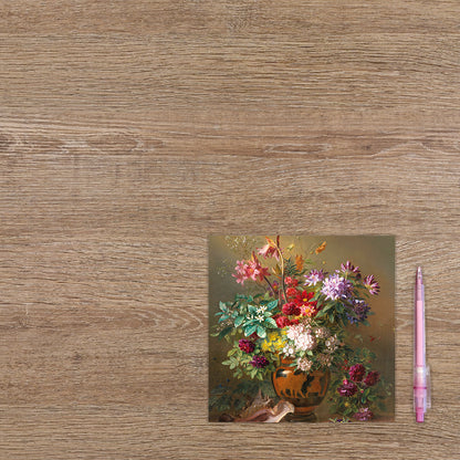 Bos bloemen in een vaas met een schelp