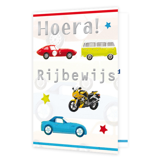 Hoera! Rijbewijs - Formaat: Normaal - Vorm: Staand - Felicitatiekaart - Op deze wenskaart staat een sportauto, busje, motor en een tweedeurs auto met middenin de tekst: "Hoera! Rijbewijs". - Snelwenskaart
