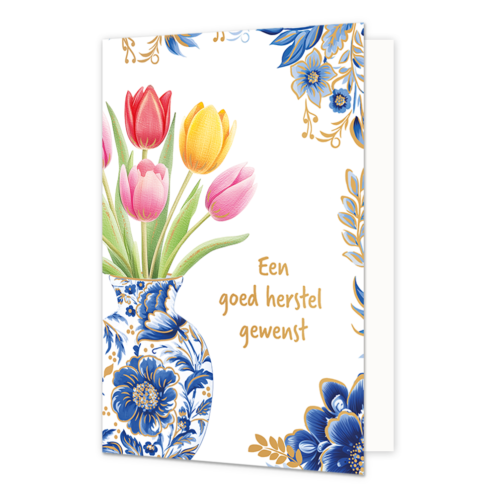 Een goed herstel gewenst - Formaat: Normaal - Vorm: Staand - Beterschapskaart - Op deze wenskaart staat aan de linkerzijde een Delfts blauwe vaas afgebeeld met blauw-witte bloemmotieven en gouden details, gevuld met een boeket van rode, gele en roze tulpen met groene bladeren. De rechterhoeken van de kaart zijn gedecoreerd met bijpassende blauwe bloemen, gouden takjes en bladeren tegen een witte achtergrond. Rechts van de vaas staat in gouden, handgeschreven letters de tekst "Een goed herstel gewenst". - S