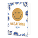 Megatrots op jou - Formaat: Normaal - Vorm: Staand - Complimentenkaart - Op deze wenskaart staat centraal een grote, goudkleurige smiley afgebeeld met een zwarte glimlach en twee zwarte ogen. De randen en hoeken van de kaart zijn rijkelijk versierd met blauw-witte bloemen en bladeren in Delfts blauwe stijl, afgewerkt met goudkleurige details tegen een witte achtergrond. Onderaan de smiley staat in grote, goudkleurige letters het woord "Megatrots" geschreven. Direct daaronder staat in blauwe, handgeschreven