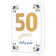 50 jaar - Formaat: Normaal - Vorm: Staand - Verjaardagskaart - Op deze wenskaart staat centraal het grote getal "50" in goudkleurige letters afgebeeld tegen een effen witte achtergrond. In de vier hoeken van de kaart bevindt zich een symmetrisch, traditioneel ornament in blauwe en goudkleurige tinten, geïnspireerd op een klassiek tegelontwerp. Onder het getal staat de handgeschreven tekst "jaar staat je goed!", waarbij het woord "jaar" in het goud is gedrukt en de zin "staat je goed!" in blauwe letters daa