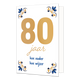 80 jaar - Formaat: Normaal - Vorm: Staand - Verjaardagskaart - Op deze wenskaart staat centraal het grote getal "80" in goudkleurige letters afgebeeld tegen een effen witte achtergrond. In de vier hoeken van de kaart bevindt zich een symmetrisch, traditioneel ornament in blauwe en goudkleurige tinten, geïnspireerd op een klassiek tegelontwerp. Onder het getal staat de handgeschreven tekst "jaar hoe ouder hoe wijzer", waarbij het woord "jaar" in het goud is gedrukt en de zin "hoe ouder hoe wijzer" in blauwe
