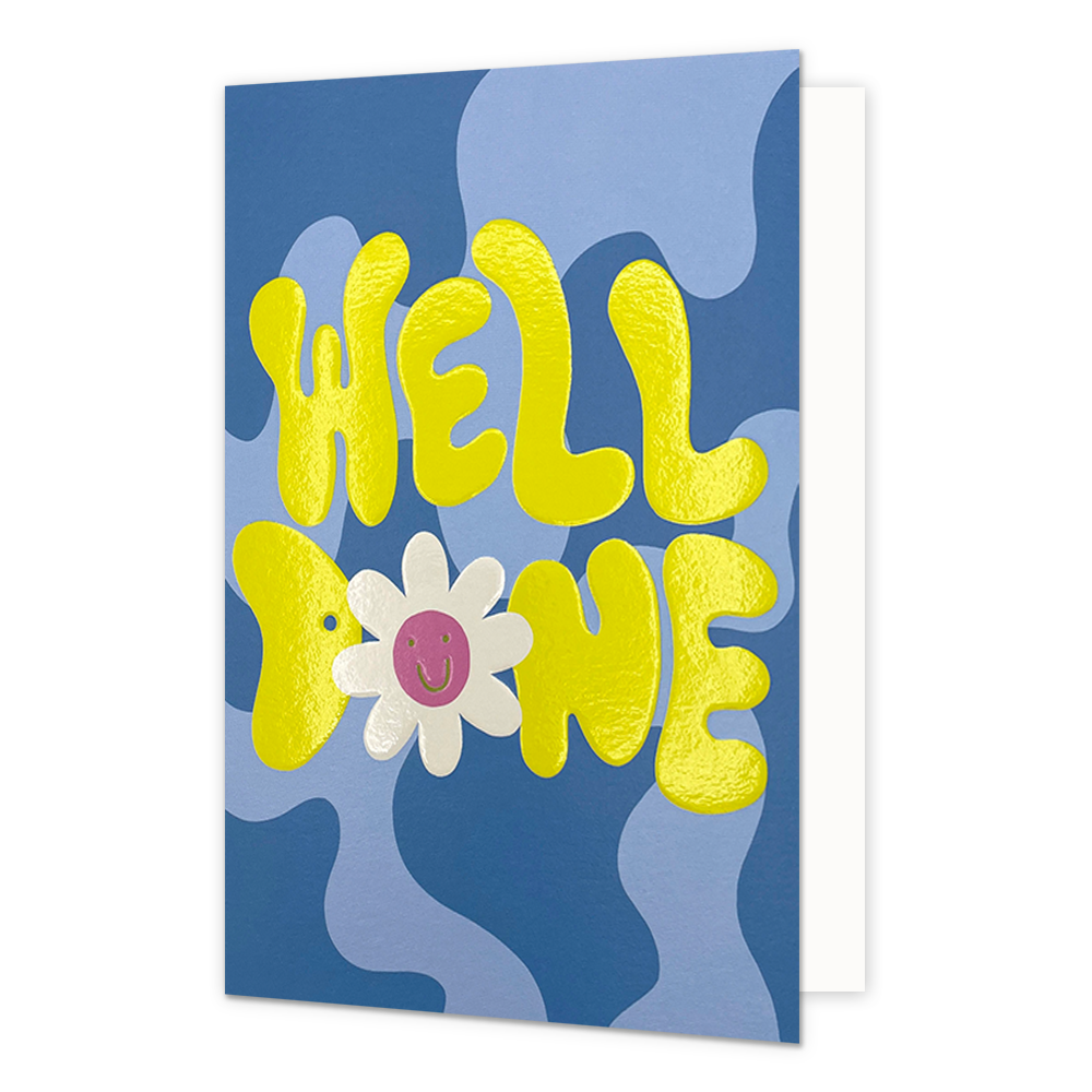 Well done - Formaat: Normaal - Vorm: Staand - Complimentenkaart - Op deze wenskaart staat de tekst: "Well done" op een paarse achtergrond. - Snelwenskaart