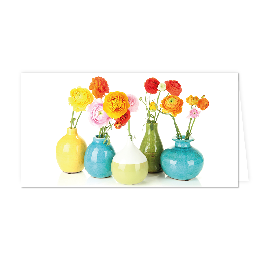 Bloemen - Formaat: Groot - Vorm: Liggend - Blanco kaart - Op deze wenskaart staan vijf bloemenvasen met bloemen erin in de kleuren oranje, geel, rood en roze. - Snelwenskaart