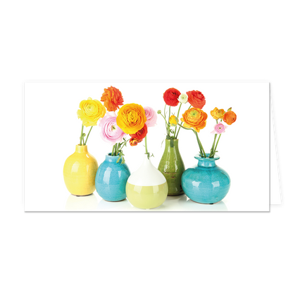 Bloemen - Formaat: Groot - Vorm: Liggend - Blanco kaart - Op deze wenskaart staan vijf bloemenvasen met bloemen erin in de kleuren oranje, geel, rood en roze. - Snelwenskaart