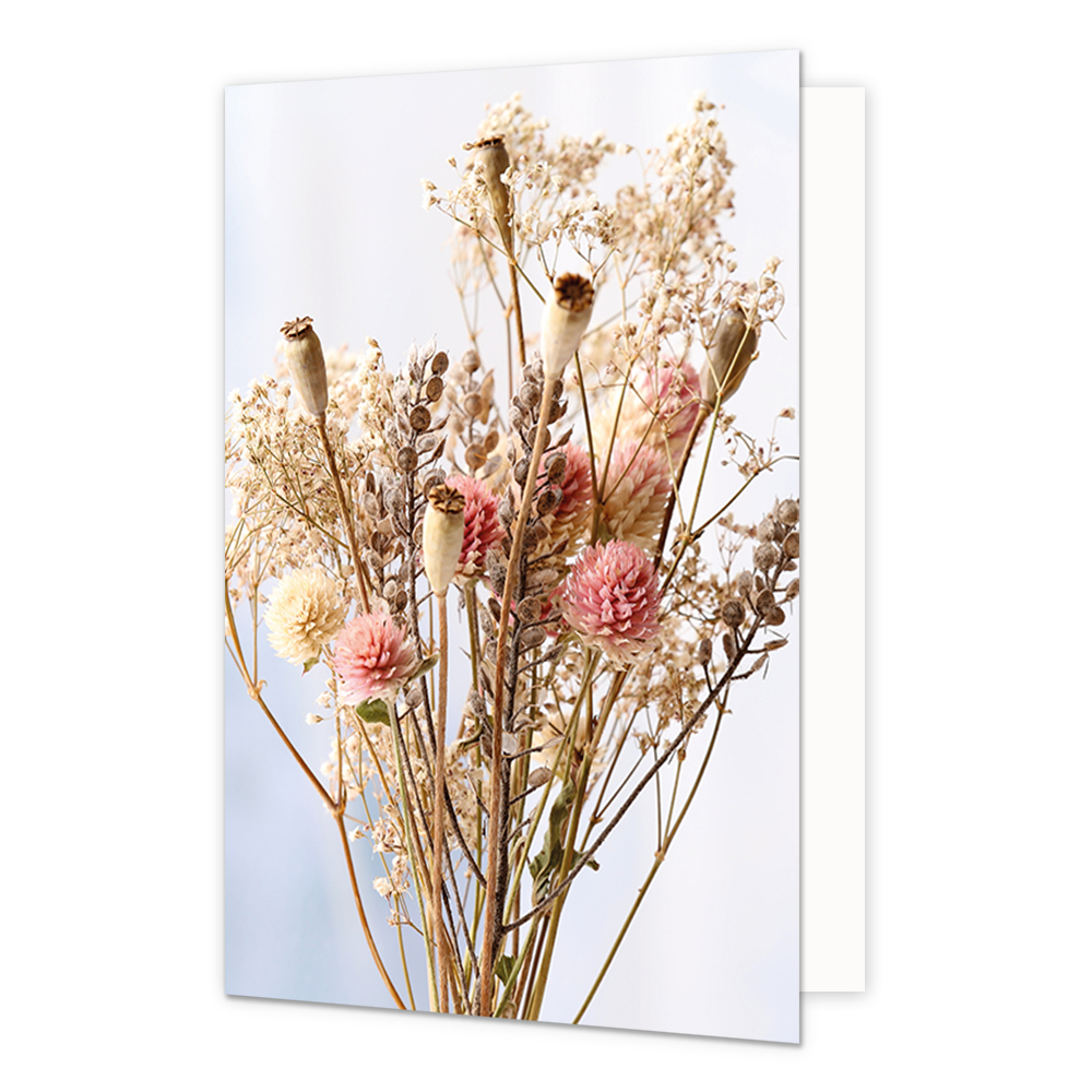 Droog bloemen - Formaat: Standaard - Vorm: Staand - Blanco kaart - Op deze wenskaart staat een boeket met droogbloemen in de kkleuren bruin, beige, wit en roze. - Snelwenskaart