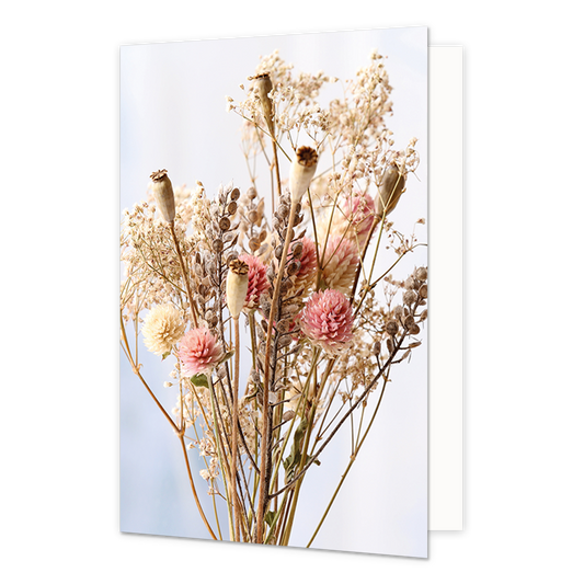 Droog bloemen - Formaat: Normaal - Vorm: Staand - Blanco kaart - Op deze wenskaart staat een boeket met droogbloemen in de kkleuren bruin, beige, wit en roze. - Snelwenskaart