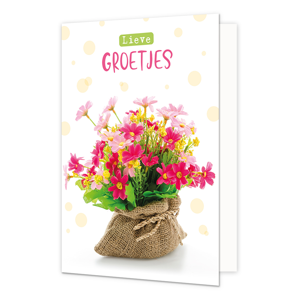 Lieve groetjes - Formaat: Normaal - Vorm: Staand - Denken aan kaart - Op deze wenskaart staan bloemen in de kleuren roze en geel met daarboven de tekst: "Lieve groetjes". - Snelwenskaart