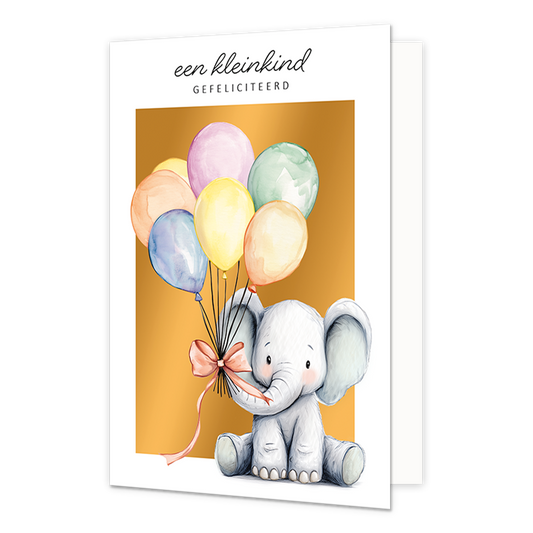 Een kleinkind gefeliciteerd - Formaat: Normaal - Vorm: Staand - Geboortekaart - Op deze wenskaart staat een olifant die een tros ballonnen aan zijn slurf heeft met daarboven de tekst: "Een kleinkind gefeliciteerd". - Snelwenskaart