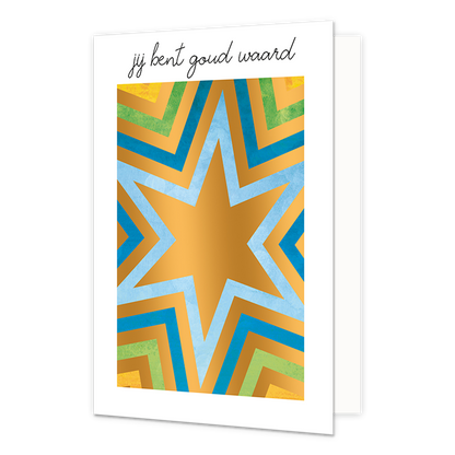 Jij bent goud waard - Formaat: Normaal - Vorm: Staand - Complimentenkaart - Op deze wenskaart staan sterren in de kleuren blauw, groen, geel en goud. Boven de illustratie staat de tekst: "Jij bent goud waard". - Snelwenskaart