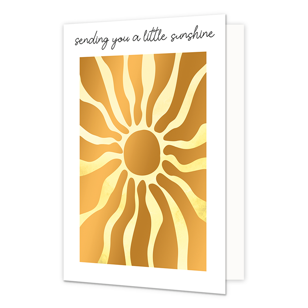 Sending you a little sunshine - Formaat: Normaal - Vorm: Staand - Denken aan kaart - Op deze wenskaart is een gouden zon te zien met gele zonnenstralen. Boven de illustratie staat de tekst: "Sending you a little sunshine". - Snelwenskaart