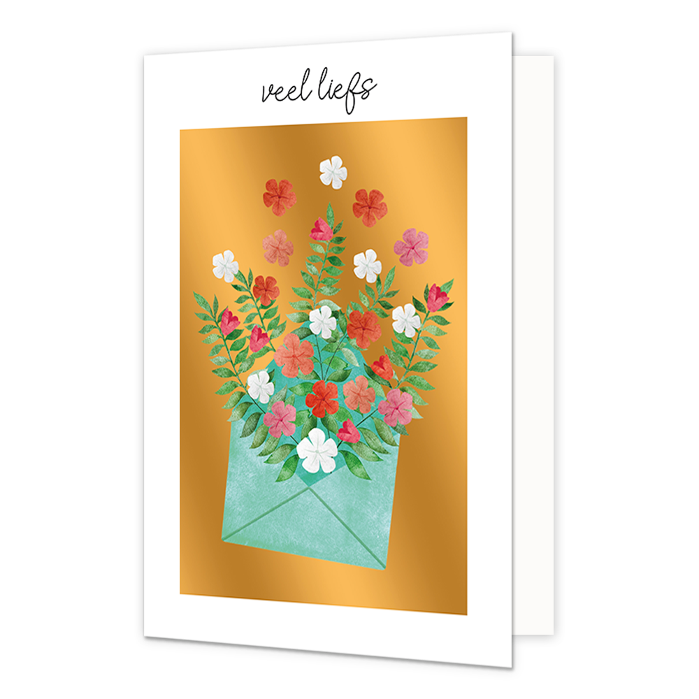 Veel liefs - Formaat: Normaal - Vorm: Staand - Vriendschapskaart - Op deze wenskaart staat een envelop waar bloemen uit komen met groene takken, op een gouden achtergrond. Boven de illustratie staat de tekst: "Veel liefs". - Snelwenskaart
