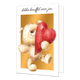 Dikke knuffel voor jou - Formaat: Standaard - Vorm: Staand - Vriendschapskaart - Op deze wenskaart staat een schattige teddybeer afgebeeld tegen een gouden achtergrond, die een groot rood hart vasthoudt en ermee knuffelt. De beer is getekend in een zachte, aquarelachtige stijl met witte glinstertjes eromheen. Bovenaan de afbeelding staat in cursieve, zwarte letters de tekst dikke knuffel voor jou. - Snelwenskaart