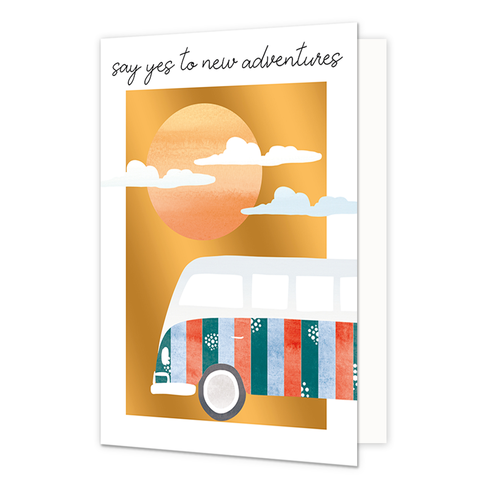Say yes to new adventures - Formaat: Normaal - Vorm: Staand - Succes kaart - Op deze wenskaart staat een volkswagenbusje in de kleuren rood, blauw, groen en wit met daarboven een zon met wolken, op een gouden achtergrond. Daarboven staat de tekst: "Say yes to new adventures". - Snelwenskaart