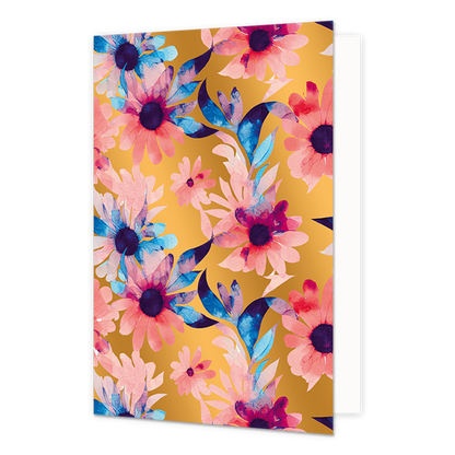 Bloemen - Formaat: Standaard - Vorm: Staand - Blanco kaart - Op deze wenskaart staan roze en blauwe bloemen met blauwe blaadjes, op een gouden achtergrond. - Snelwenskaart