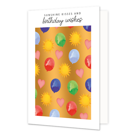 Birthday wishes - Formaat: Normaal - Vorm: Staand - Verjaardagskaart - Op deze wenskaart staan ballonnen, hartjes en zonnen in de kleuren groen, blauw, rood, roze en geel, op een gouden achtergrond. Boven de illustratie staat de tekst: "Sunshine kisses and birthday wishes". - Snelwenskaart