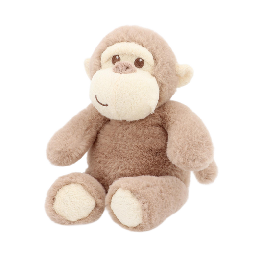 Baby knuffel aapje - Deze zittende knuffel aap heeft een lichtbruine kleur met crème accenten. Het gezicht is crème van kleur, met geborduurde bruine ogen en een neus, en een klein lachend mondje. De binnenkant van de oren en de onderkant van de voeten zijn ook crème. - Snelwenskaart