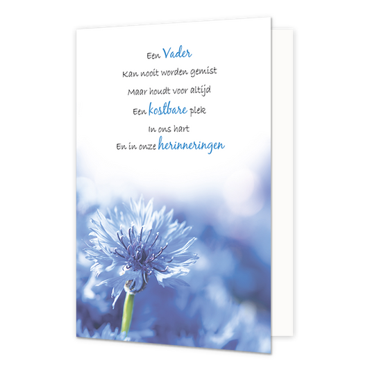 Een vader kan nooit worden gemist - Formaat: Normaal - Vorm: Staand - Condoleance kaart - Op deze wenskaart staan blauwe bloemen met daarboven de tekst: "Een vader kan nooit worden gemist maar houdt voor atijd een kostbare plek in ons hart en in onze herinneringen". - Snelwenskaart