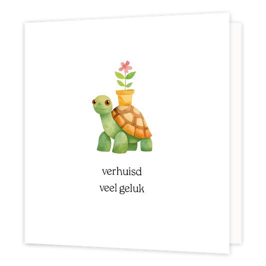 Verhuisd veel geluk - Formaat: Normaal - Vorm: Vierkant - Woningkaart - Op deze wenskaart staat een schildpad die een bloempotje met een roze bloem op zijn rug heeft. Daaronder staat de tekst: "Verhuisd veel geluk". - Snelwenskaart