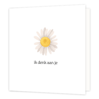 Ik denk aan je - Formaat: Normaal - Vorm: Vierkant - Denken aan kaart - Op deze wenskaart staat een witte bloem op een witte achtergrond met daaronder de tekst: "Ik denk aan je". - Snelwenskaart