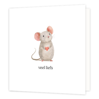Veel liefs - Formaat: Normaal - Vorm: Vierkant - Liefdeskaart - Op deze wenskaart staat een muisje die een hartje vast houdt op een witte achtergrond met de tekst daaronder: "Veel liefs". - Snelwenskaart