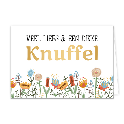 Veel liefs & een dikke knuffel - Formaat: Normaal - Vorm: Liggend - Vriendschapskaart - Op deze wenskaart staat een bloemenveld met bloemen in de kleuren blauw, oranje, beige en goud. Bovenaan staat de tekst: "Veel liefs & een dikke knuffel". - Snelwenskaart