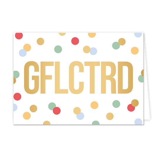 Gefeliciteerd - Formaat: Normaal - Vorm: Liggend - Felicitatiekaart - Op deze wenskaart staan stippen in de kleuren geel, groen, paars, rood en goud. In het midden staat de tekst: "GFLCTRD". - Snelwenskaart