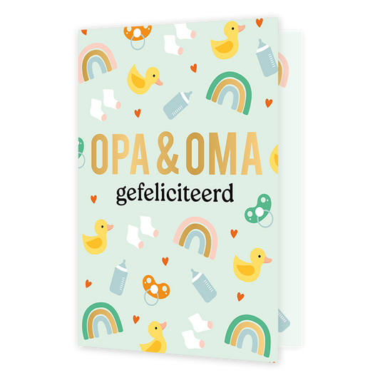 Opa en oma gefeliciteerd - Formaat: Normaal - Vorm: Staand - Geboortekaart - Op deze wenskaart staan regenbogen, babyflesjes, sokjes speentjes en badeentjes. In het midden staat de tekst: "Opa & oma gefeliciteerd". - Snelwenskaart