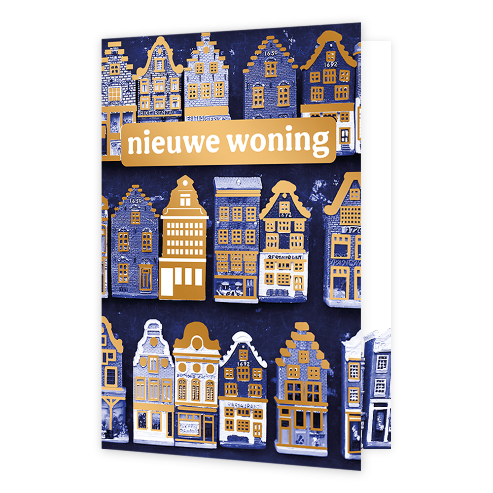 Nieuwe woning - Formaat: Normaal - Vorm: Staand - Woningkaart - Op deze wenskaart staan delfsblauwe huisjes met gouden details. In het midden staat de tekst: "Nieuwe woning". - Snelwenskaart