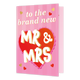 To the brand new MR & MRS - Formaat: Standaard - Vorm: Staand - Huwelijkskaart - Op deze wenskaart staat de tekst 'to the brand new mr & mrs'. De achtergrond is donker en licht roze gestreept met een groot rood hart in het midden. - Snelwenskaart