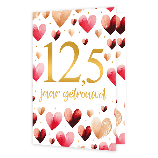12,5 jaar getrouwd - Formaat: Normaal - Vorm: Staand - Huwelijkskaart - Op deze wenskaart staan hartjes in de kleuren rood, roze en beige met in het midden de tekst: "12,5 jaar getrouwd". - Snelwenskaart
