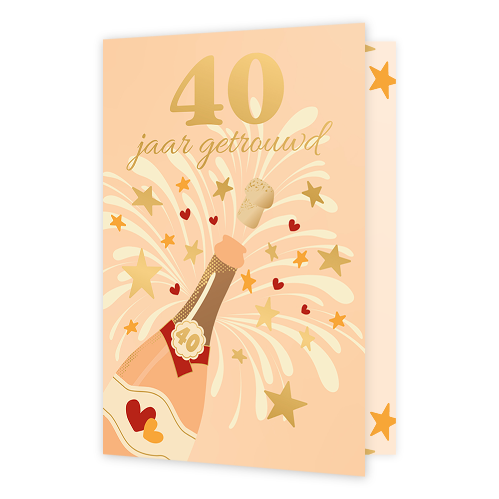 40 jaar getrouwd - Formaat: Normaal - Vorm: Staand - Verjaardagskaart - Op deze wenskaart staat de gouden tekst '40 jaar getroud'. De achtergrond heeft een champagne kleur met daarop een roze poppende champagne fles. - Snelwenskaart