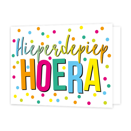 Hieperdepiep Hoera - Formaat: Standaard - Vorm: Liggend - Verjaardagskaart - Op deze wenskaart staan stippen in de kleuren roze, groen, geel, oranje en blauw. In het midden staat de tekst: "Hieperdepiep hoera". - Snelwenskaart