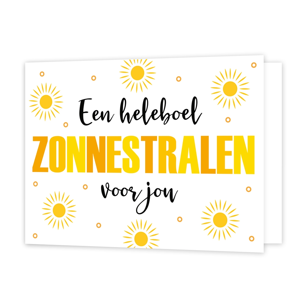 Een heleboel zonnestralen - Formaat: Standaard - Vorm: Liggend - Denken aan kaart - Op deze wenskaart staan zonnen met in het midden de tekst: "Een heleboel zonnestralen voor jou". - Snelwenskaart