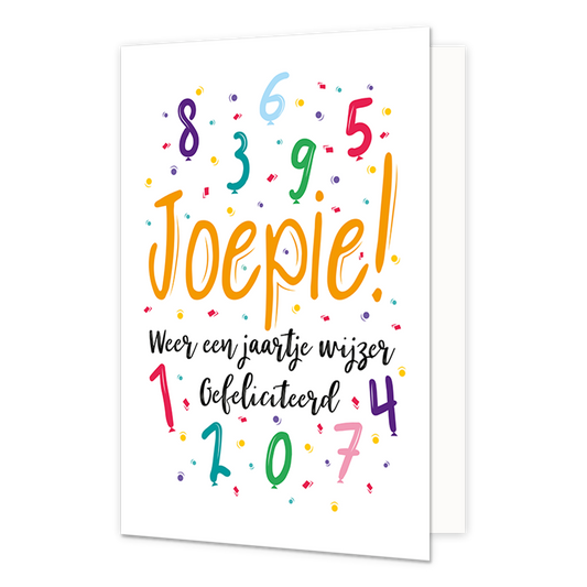 Joepie! - Formaat: Normaal - Vorm: Staand - Verjaardagskaart - Op deze wenskaart staan confetti en slingers in de kleuren rood, paars, geel en blauw. In het midden staat de tekst: "Joepie! Weer een jaartje wijzer gefeliciteerd" met daar omheen de cijfers 0 t/m 9. - Snelwenskaart