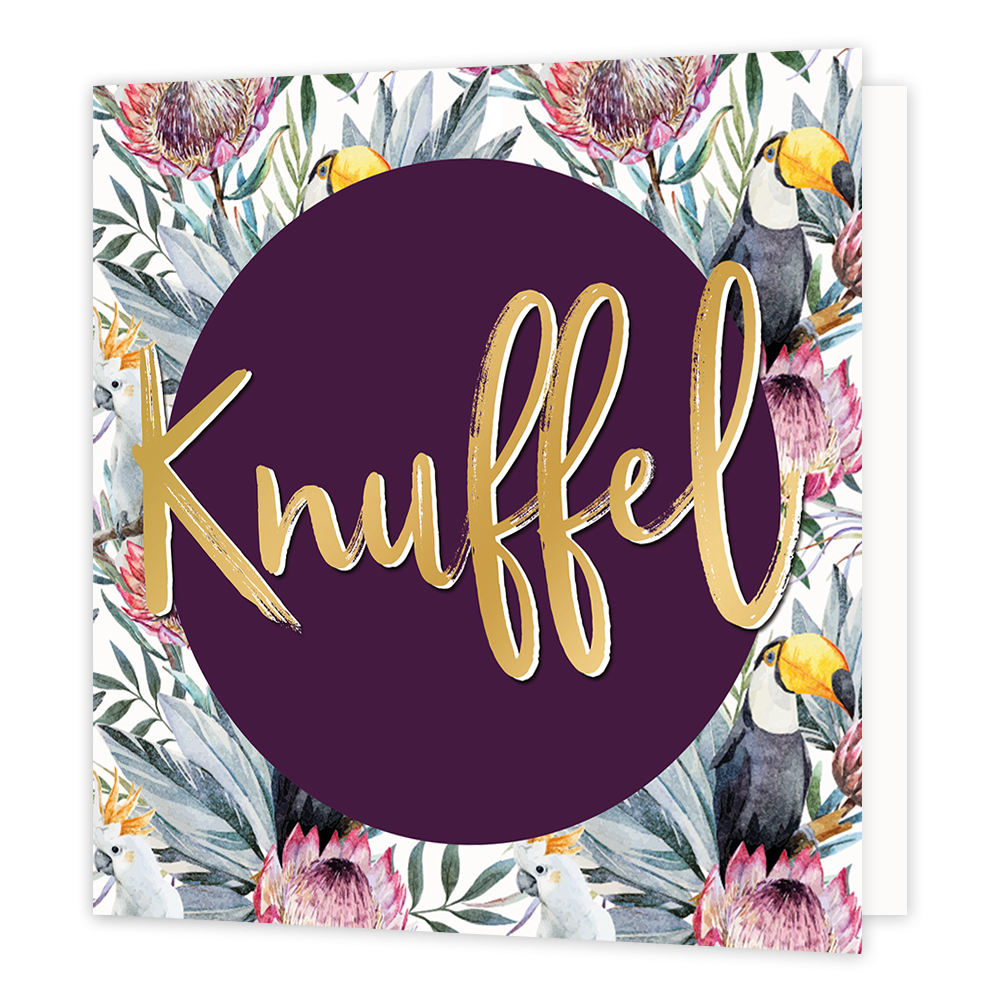Knuffel - Formaat: Normaal - Vorm: Vierkant - Vriendschapskaart - Op deze wenskaart staan roze bloemen met groene bladeren en witte en zwarte vogels. In het midden staat een paarse cirkel met de tekst: "Knuffel". - Snelwenskaart