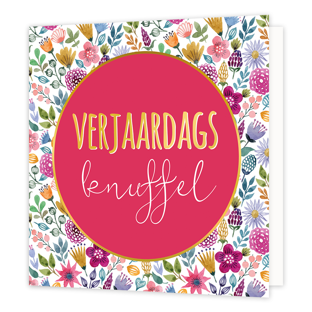 Verjaardagsknuffel - Formaat: Normaal - Vorm: Vierkant - Verjaardagskaart - Op deze wenskaart staan bloemen in diverse kleuren met in he tmidden een rode cirkel met gouden omlijning en de tekst: "Verjaardags knuffel". - Snelwenskaart