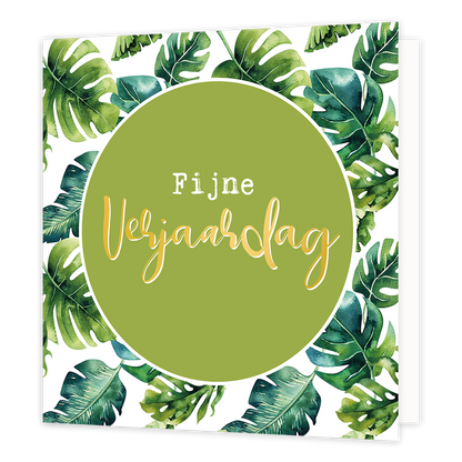 Fijne verjaardag - Formaat: Normaal - Vorm: Vierkant - Verjaardagskaart - Op deze wenskaart staan groene bladeren met in het midden een groene cirkel met de tekst: "Fijne verjaardag". - Snelwenskaart