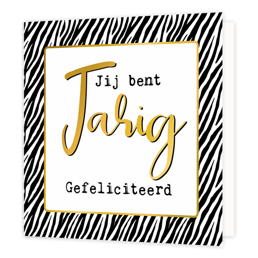 Jij bent jarig - Formaat: Normaal - Vorm: Vierkant - Verjaardagskaart - Op deze wenskaart staan zwarte en witte lijnen met in het midden een witte vierkant met gouden omlijning en de tekst: "Jij bent jarig gefeliciteerd". - Snelwenskaart