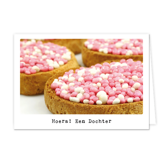 Hoera! Een dochter - Formaat: Klein - Vorm: Liggend - Geboortekaart - Op deze wenskaart staan beschuit met roze muisjes met daaronder de tekst: "Hoera! Een dochter". - Snelwenskaart