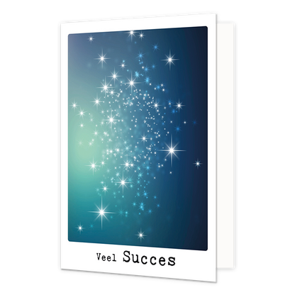 Veel succes - Formaat: Klein - Vorm: Staand - Succes kaart - Op deze wenskaart staan witte sterren op een donkerblauwe hemel achtergrond. Onder de illustratie staat de tekst: "Veel succes". - Snelwenskaart