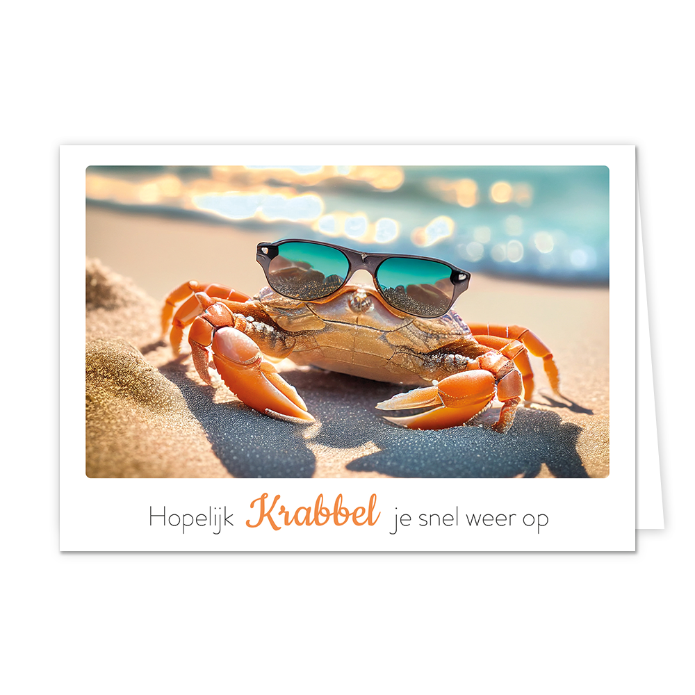 Hopelijk krabbel je snel weer op - Formaat: Klein - Vorm: Liggend - Beterschapskaart - Op deze wenskaart staat een krab op het strand met een zonnebril op. Onder de illustratie staat de tekst: "Hopelijk krabbel je snel weer op". - Snelwenskaart