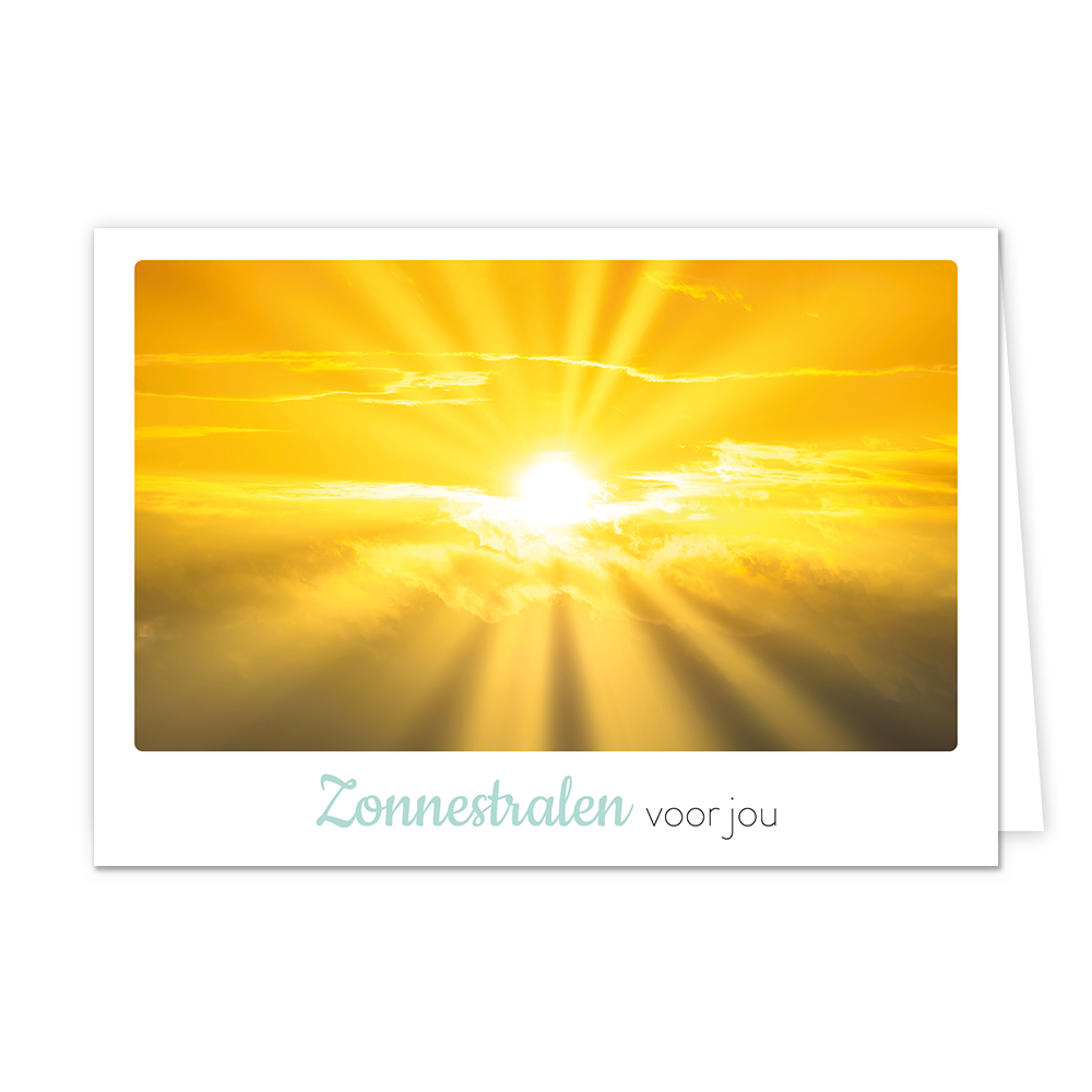 Zonnestralen voor jou - Formaat: Klein - Vorm: Liggend - Complimentenkaart - Op deze wenskaart staat een zon die door de wolken heen schijnt. - Snelwenskaart