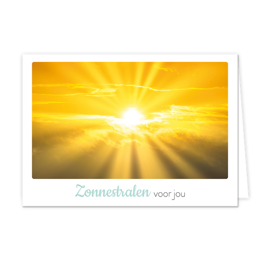 Zonnestralen voor jou - Formaat: Klein - Vorm: Liggend - Complimentenkaart - Op deze wenskaart staat een zon die door de wolken heen schijnt. - Snelwenskaart