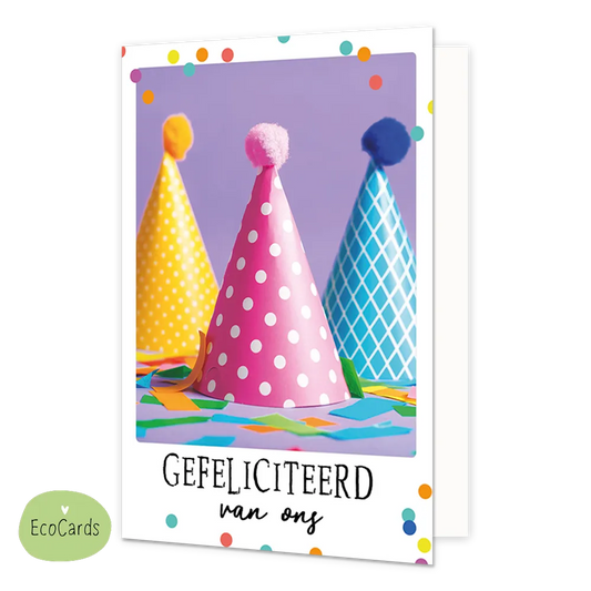 Gefeliciteerd van ons - Afmeting: {"value":9.7,"unit":"CENTIMETERS"} x {"value":13.4,"unit":"CENTIMETERS"} - Formaat: Klein - Vorm: Staand - Felicitatiekaart - Op deze wenskaart staan drie feesthoedjes met confessi en daaronder de tekst: "Gefeliciteerd van ons". - Snelwenskaart